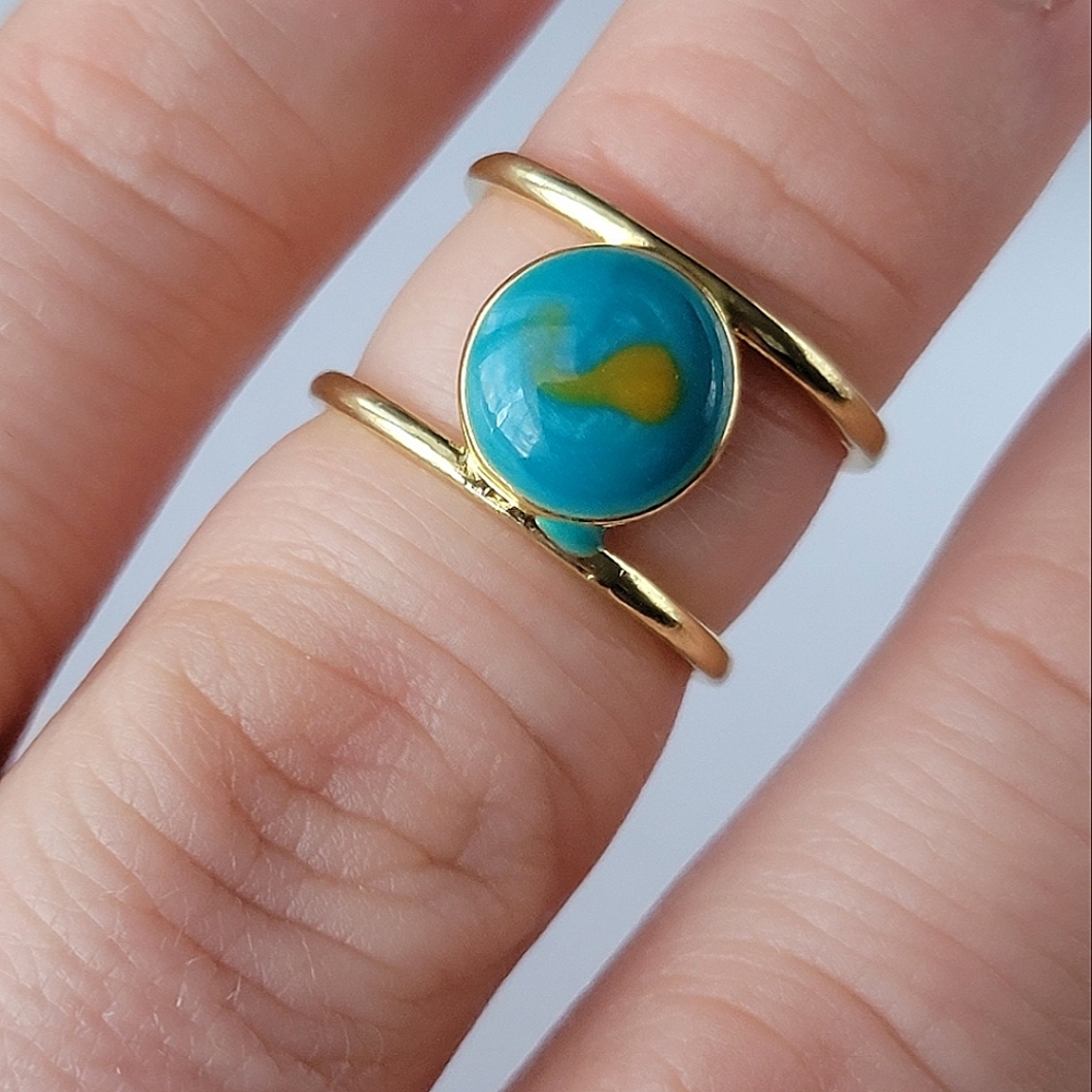 Turquoise and Gold Swirl Enamel Ring Gold Tone Size 6.5 Midi Ring